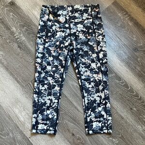 Lululemon Athletica Speed Up Crop 21"
Spring Bloom Multi
